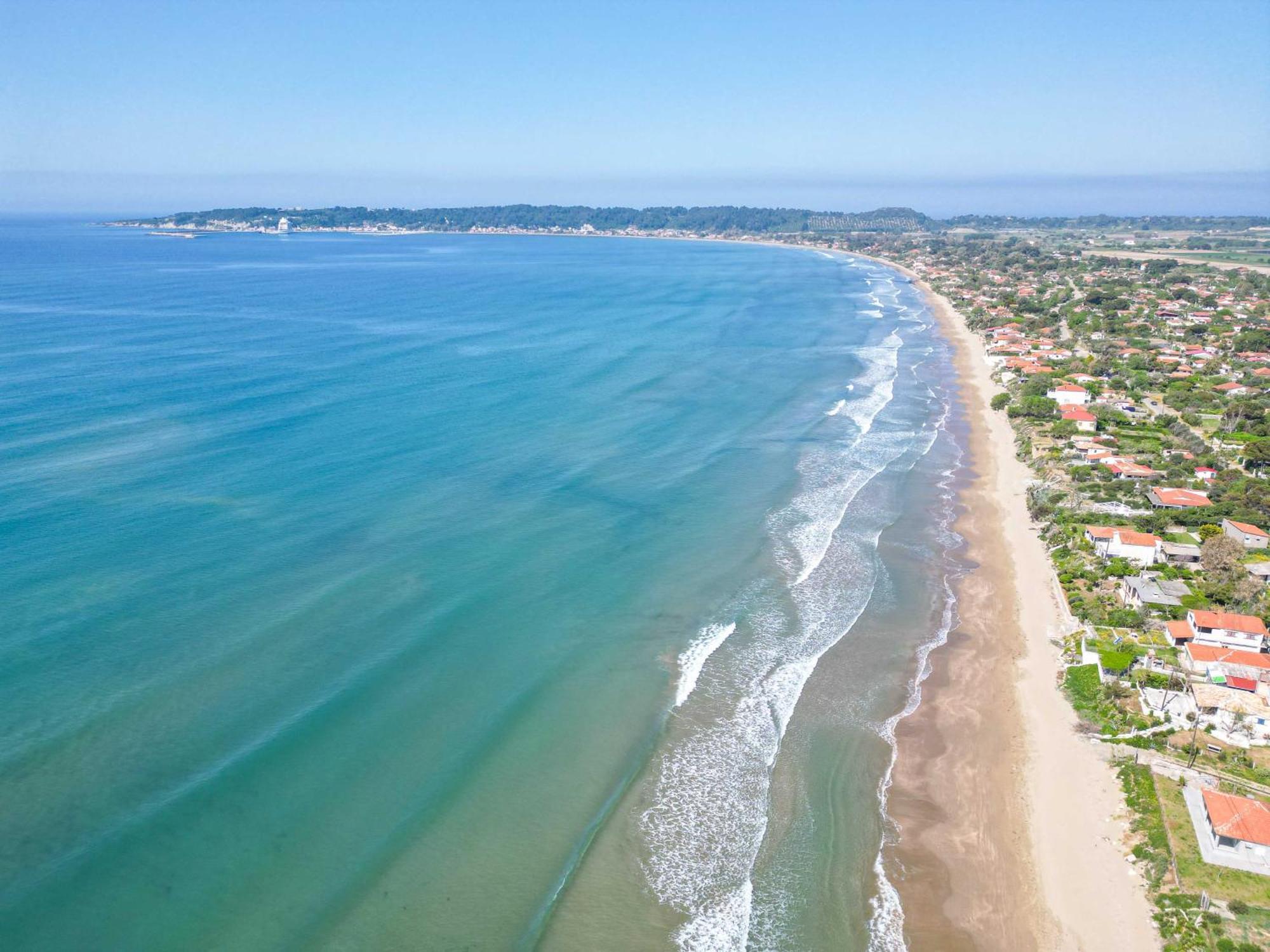 Salty Noses Beach House Paradise Perfect For Families Pírgos エクステリア 写真