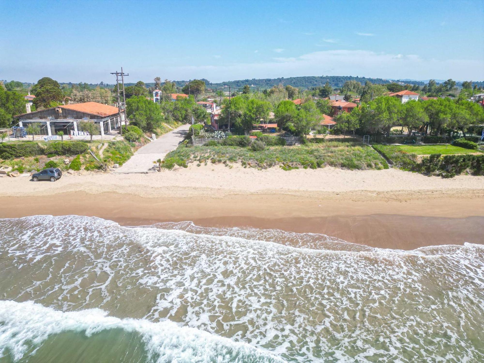 Salty Noses Beach House Paradise Perfect For Families Pírgos エクステリア 写真